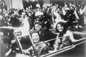 1024px-John_F._Kennedy_motorcade,_Dallas_crop (1)