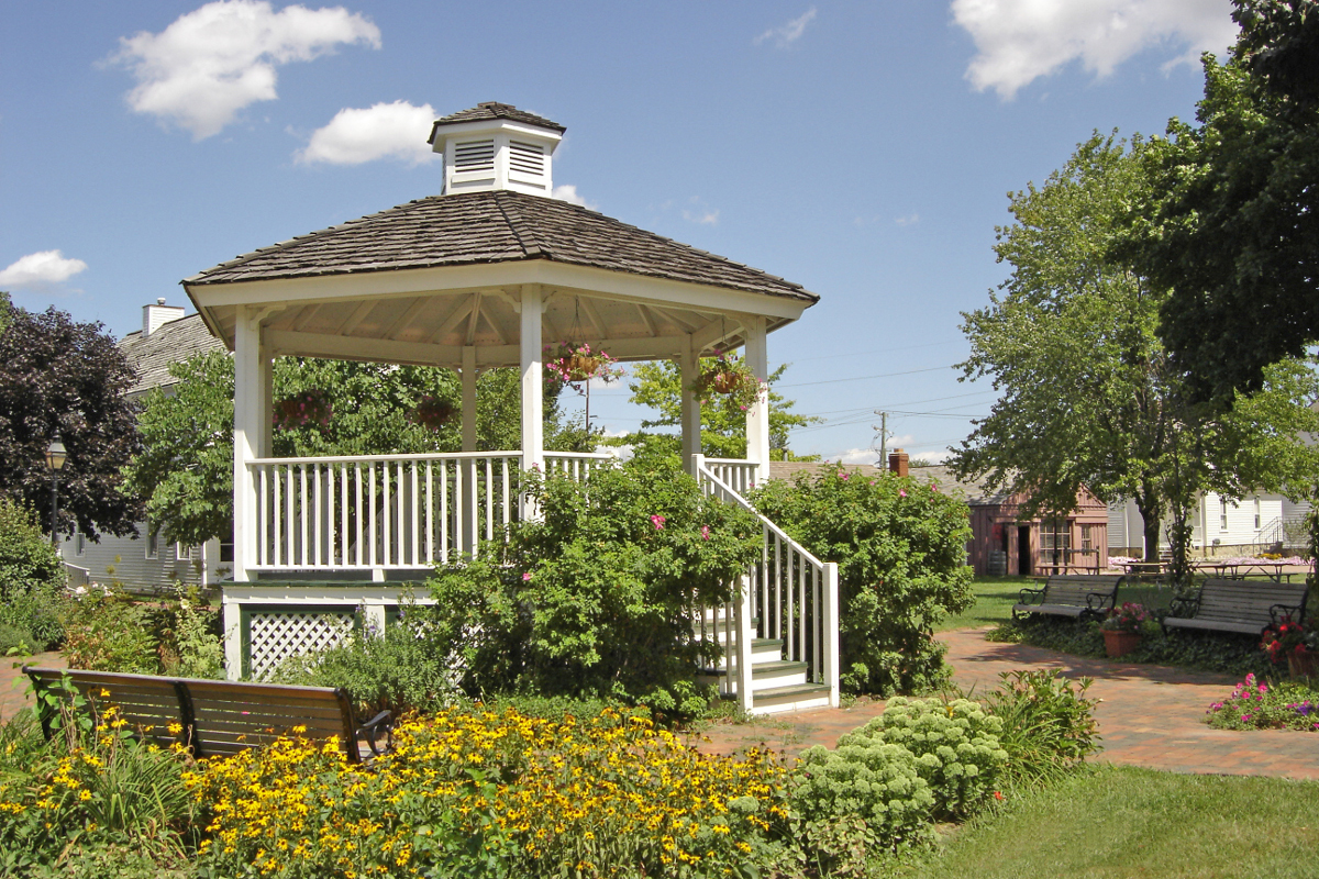 Gazebo in the summer - great for photo shoots